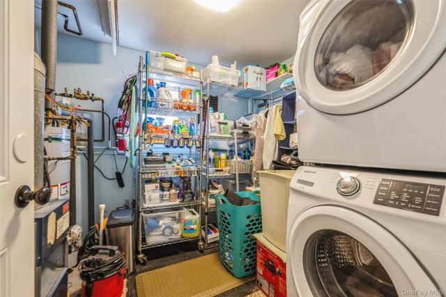 2 Udalia Road, West Islip, NY 11795