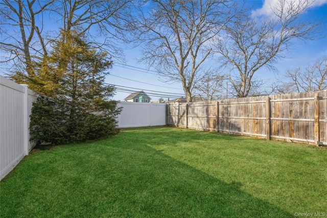 2 Udalia Road, West Islip, NY 11795