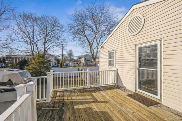 2 Udalia Road, West Islip, NY 11795