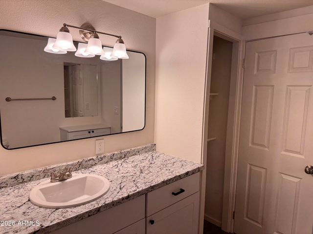 16609 N 1ST Avenue, Phoenix, AZ 85023