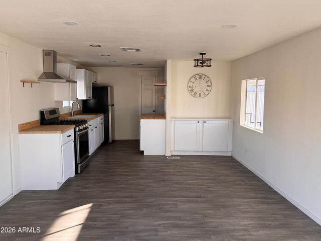 16609 N 1ST Avenue, Phoenix, AZ 85023