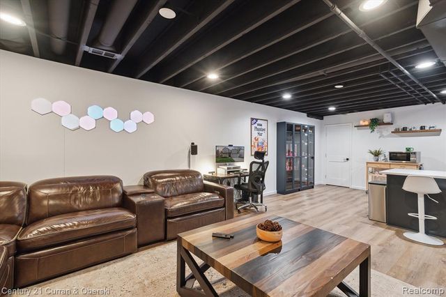 2217 N Wilson Avenue, Royal Oak, MI 48073