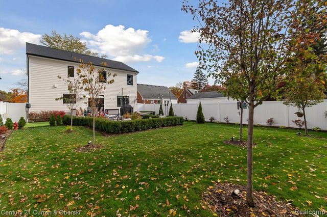 2217 N Wilson Avenue, Royal Oak, MI 48073