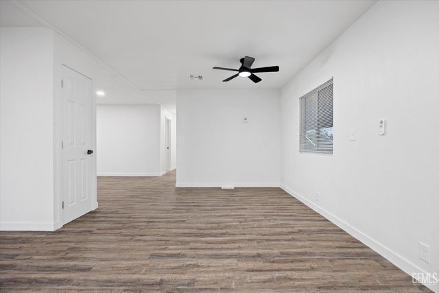 335 Hickorywood Lane, Bakersfield, CA 93308