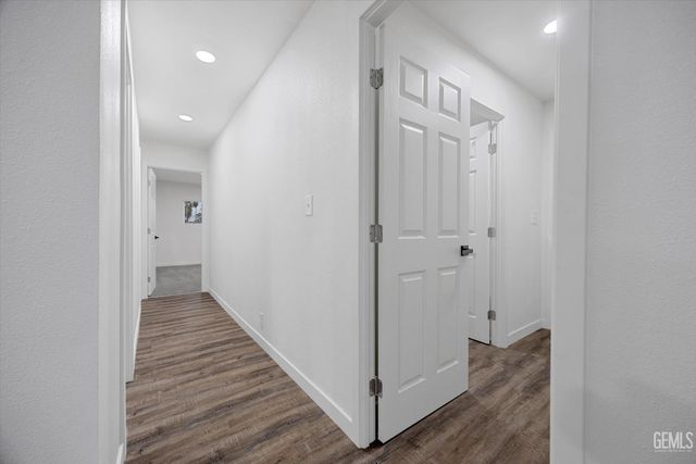 335 Hickorywood Lane, Bakersfield, CA 93308