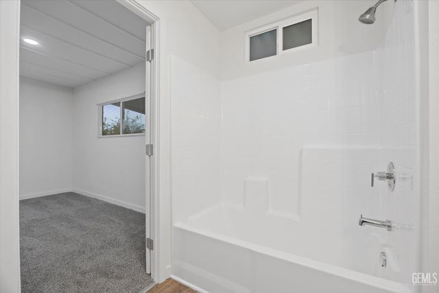 335 Hickorywood Lane, Bakersfield, CA 93308