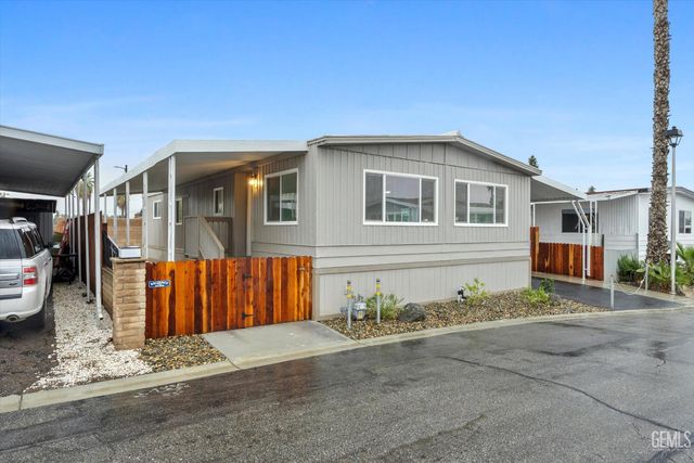 335 Hickorywood Lane, Bakersfield, CA 93308