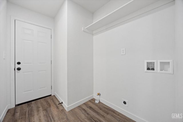 335 Hickorywood Lane, Bakersfield, CA 93308