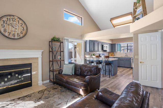 1057 Mission Ridge Dr, Manteca, CA 95337