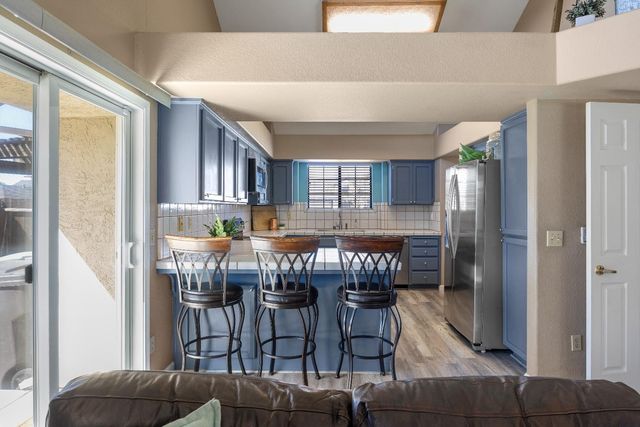 1057 Mission Ridge Dr, Manteca, CA 95337