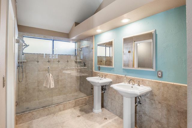 1057 Mission Ridge Dr, Manteca, CA 95337