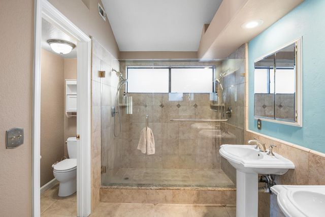 1057 Mission Ridge Dr, Manteca, CA 95337