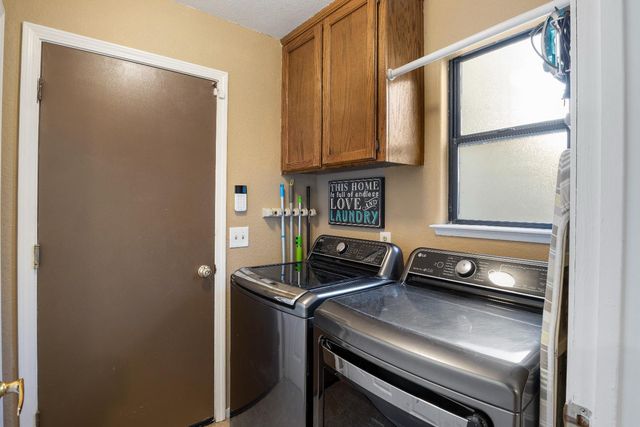 1057 Mission Ridge Dr, Manteca, CA 95337