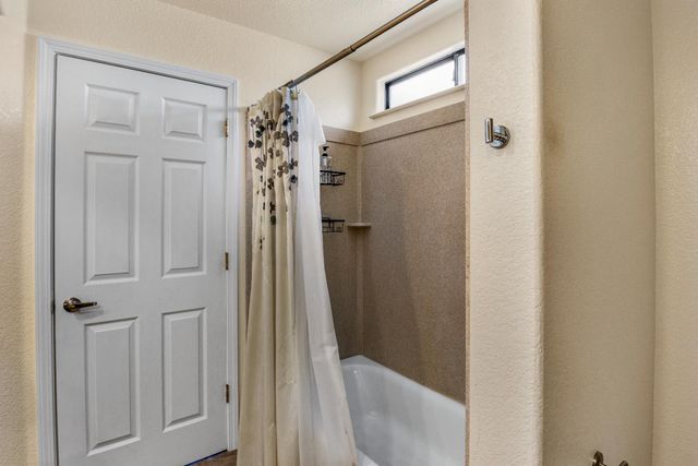 1057 Mission Ridge Dr, Manteca, CA 95337