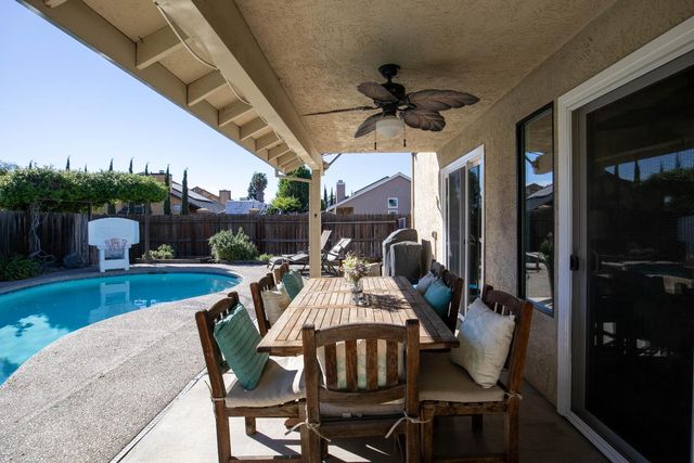 1057 Mission Ridge Dr, Manteca, CA 95337