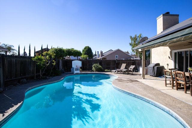 1057 Mission Ridge Dr, Manteca, CA 95337