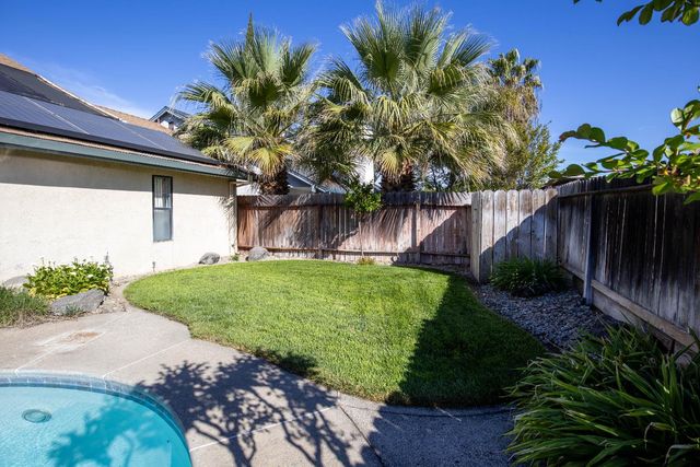 1057 Mission Ridge Dr, Manteca, CA 95337