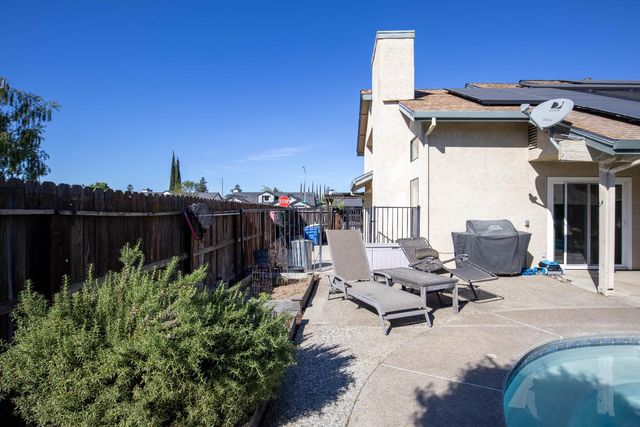 1057 Mission Ridge Dr, Manteca, CA 95337