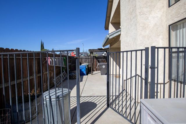 1057 Mission Ridge Dr, Manteca, CA 95337