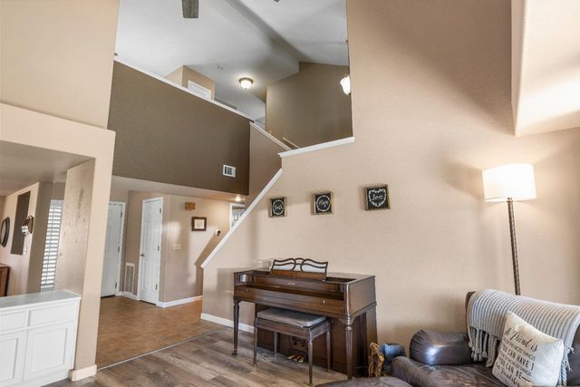 1057 Mission Ridge Dr, Manteca, CA 95337