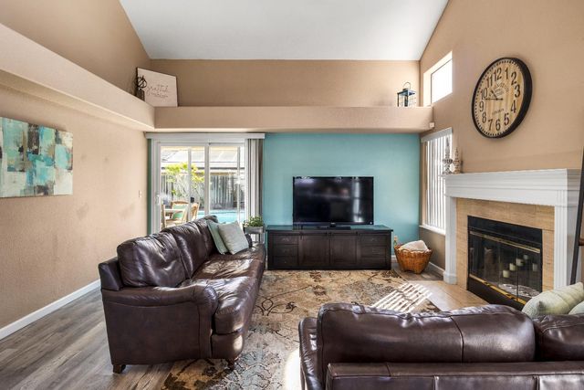 1057 Mission Ridge Dr, Manteca, CA 95337