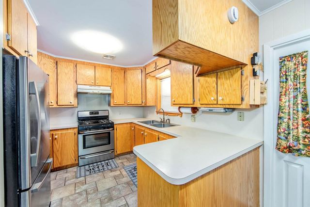 303 Swan Ave, Houma, LA 70363