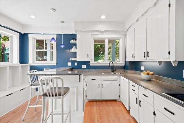 24 Poplar St, Melrose, MA 02176