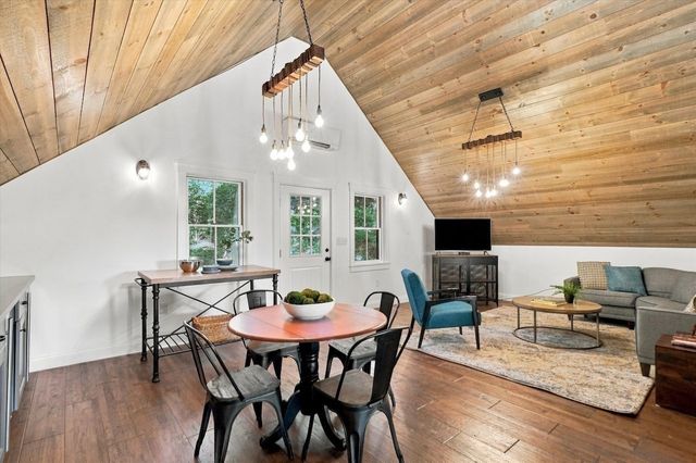 24 Poplar St, Melrose, MA 02176