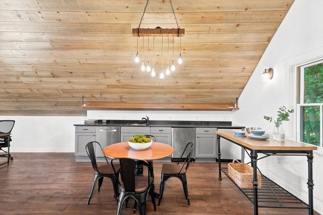 24 Poplar St, Melrose, MA 02176