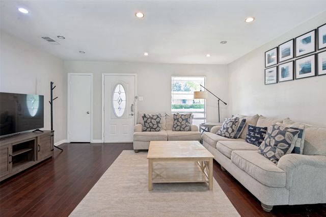 1404 Timberlake Circle, Richardson, TX 75080