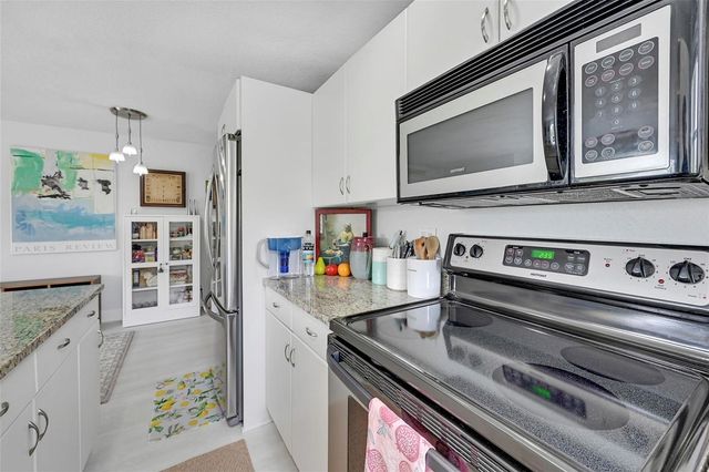 2715 NE 49th Street, Fort Lauderdale, FL 33308