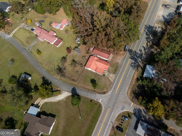 7736 W Point Road, West Point, GA 31833