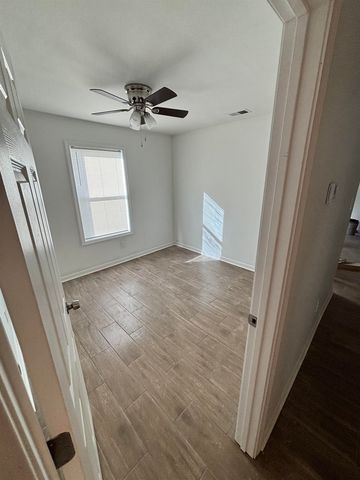 589 W GILLEAS RD, Memphis, TN 38109