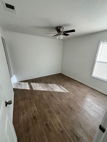 589 W GILLEAS RD, Memphis, TN 38109