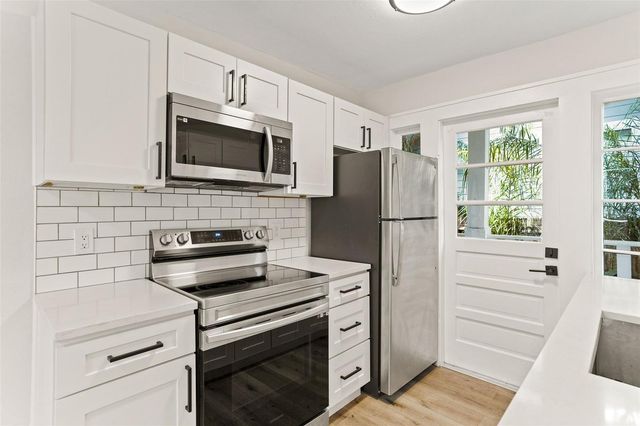 1153 34TH AVENUE N 3, St Petersburg, FL 33714