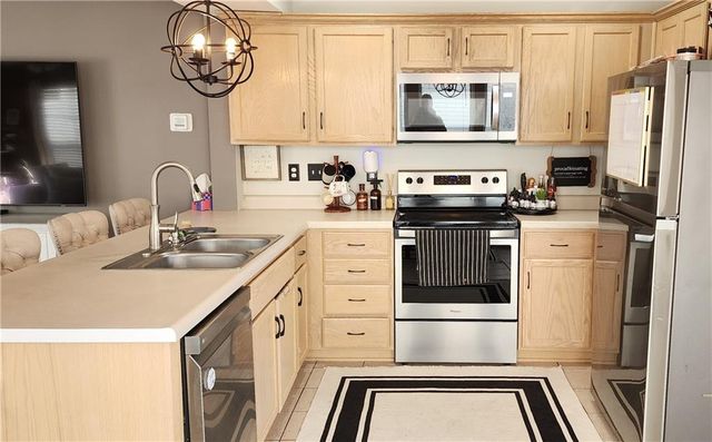 8019 N Lawn Avenue, Kansas City, MO 64119