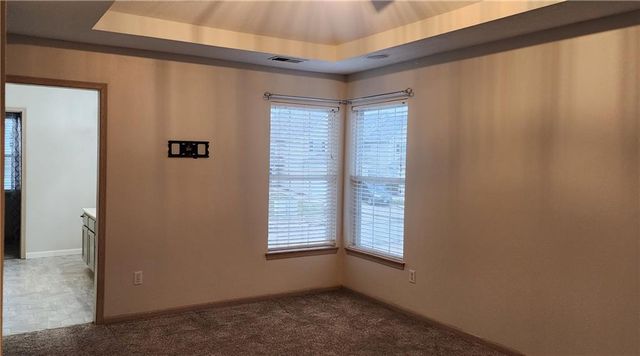 8019 N Lawn Avenue, Kansas City, MO 64119