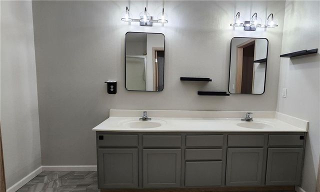 8019 N Lawn Avenue, Kansas City, MO 64119