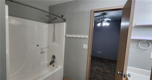 8019 N Lawn Avenue, Kansas City, MO 64119