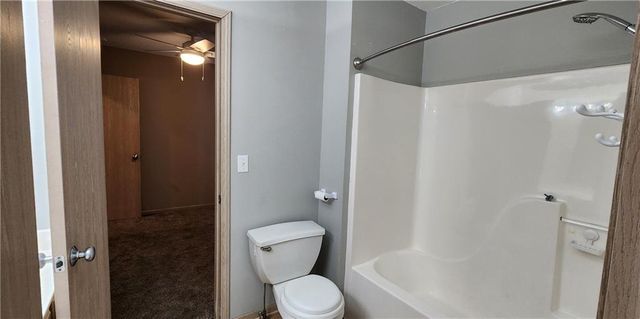 8019 N Lawn Avenue, Kansas City, MO 64119