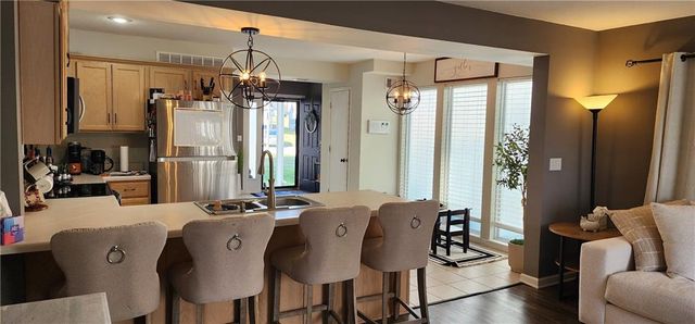 8019 N Lawn Avenue, Kansas City, MO 64119