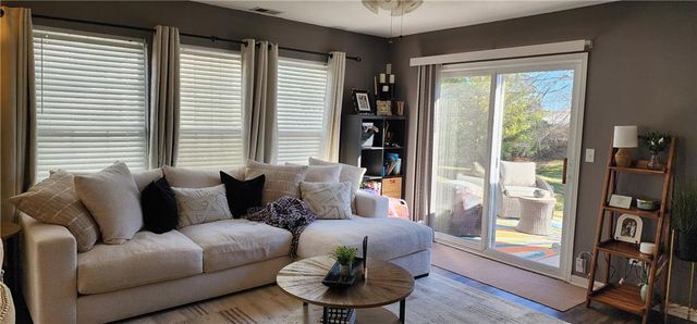 8019 N Lawn Avenue, Kansas City, MO 64119