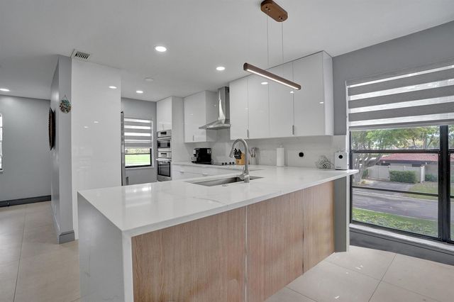 21675 Tall Palm Circle 2b, Boca Raton, FL 33433