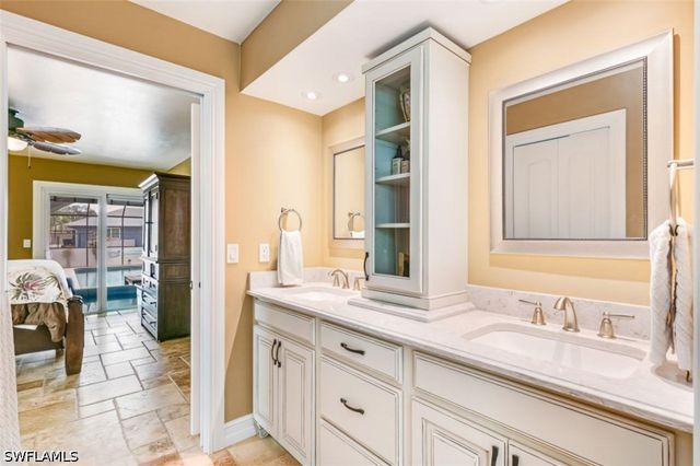401 Candlewick CIR E, Lehigh Acres, FL 33936