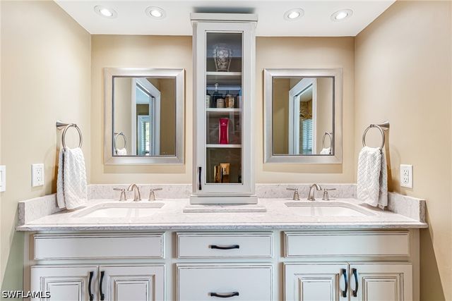 401 Candlewick CIR E, Lehigh Acres, FL 33936