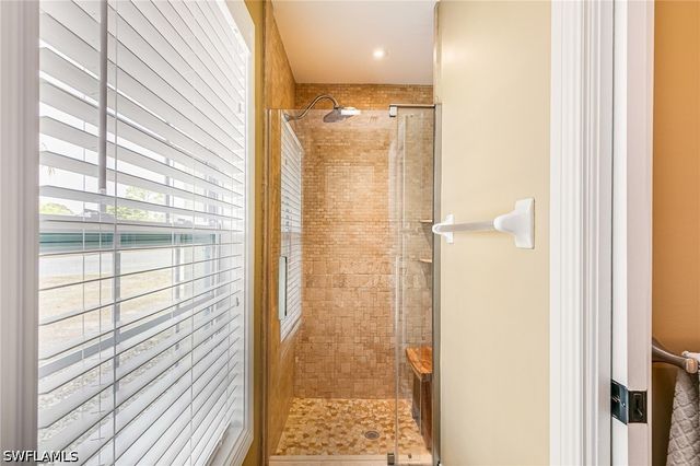 401 Candlewick CIR E, Lehigh Acres, FL 33936