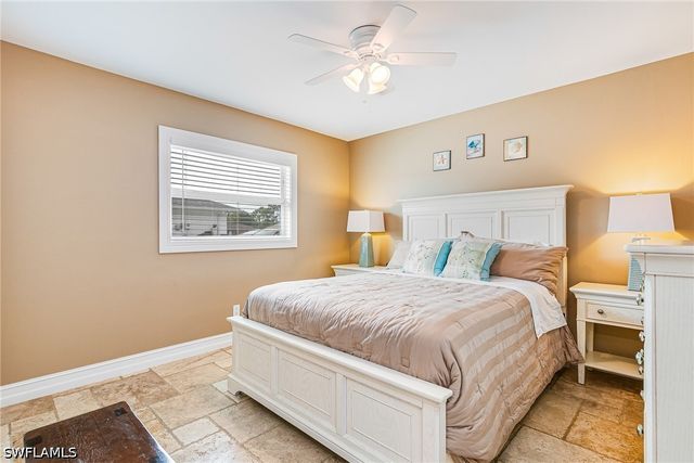 401 Candlewick CIR E, Lehigh Acres, FL 33936