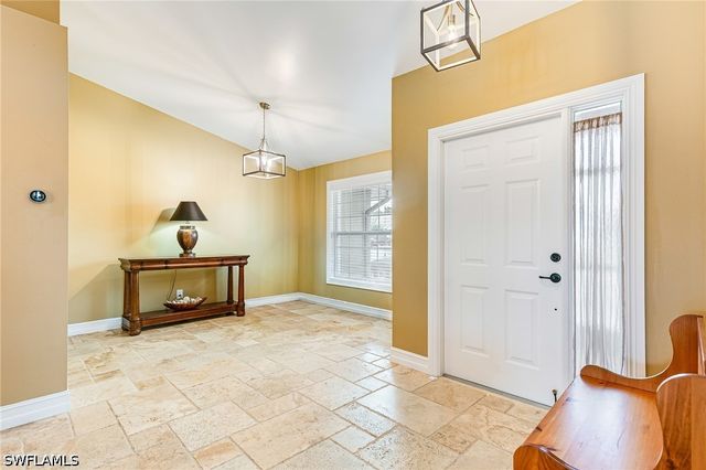 401 Candlewick CIR E, Lehigh Acres, FL 33936