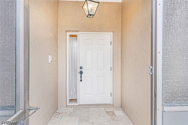 401 Candlewick CIR E, Lehigh Acres, FL 33936