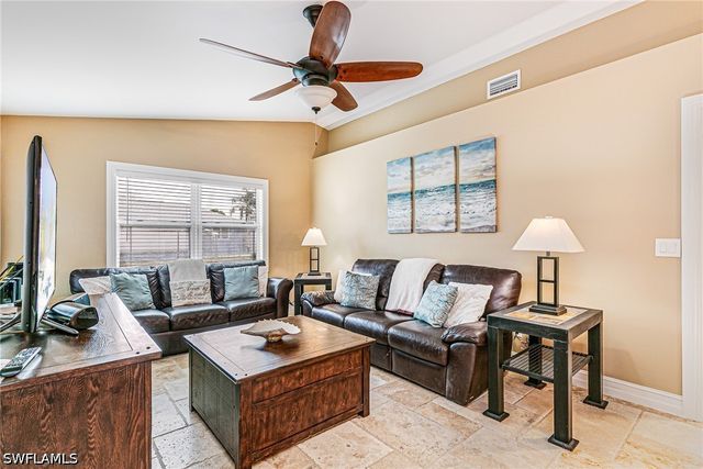 401 Candlewick CIR E, Lehigh Acres, FL 33936